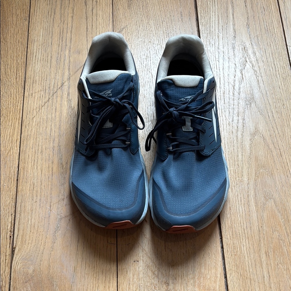 Altra Blue and White Superior 5